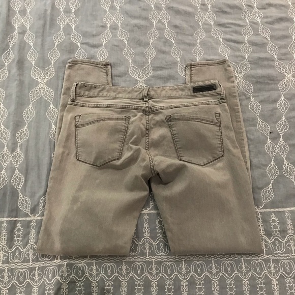 Express Jeans Zelda Slim Fit Jean Legging - Picture 1 of 9